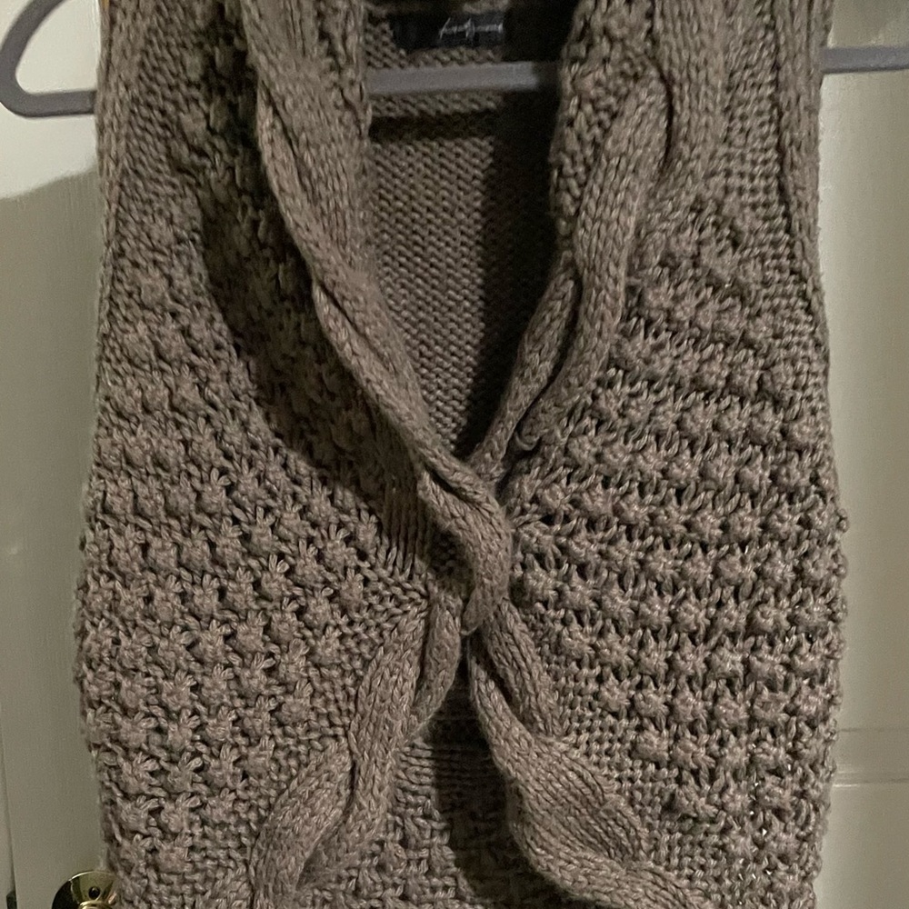 Tan sweater XS